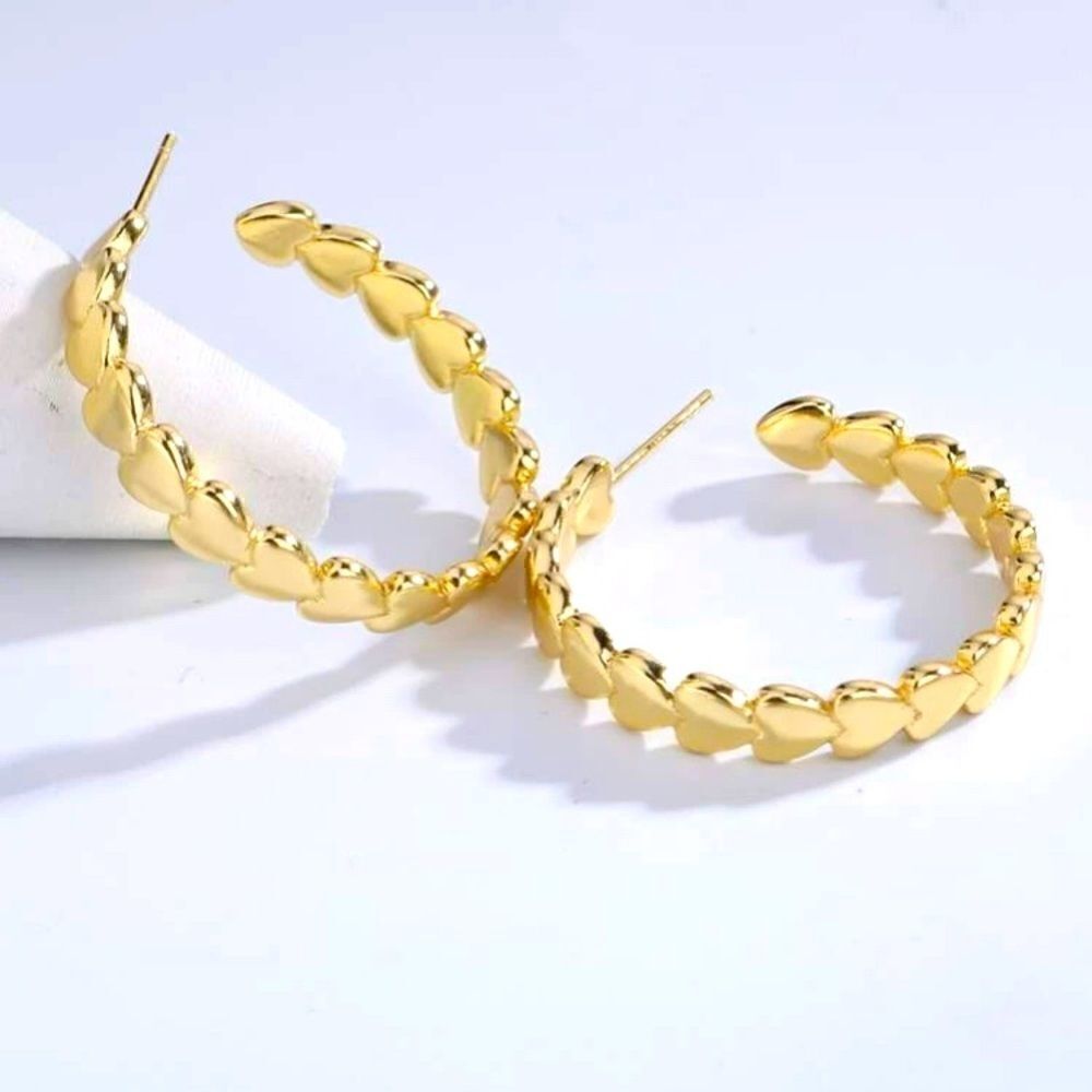 18k gold tone heart earrings 💕​​​​​​​​​​​​